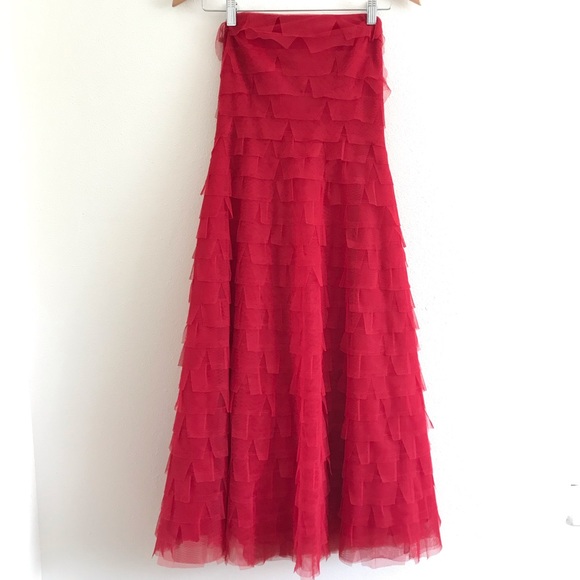 BCBGMaxAzria Dresses & Skirts - BCBGMAXAZRIA Layered Strapless Tulle Dress MIDI